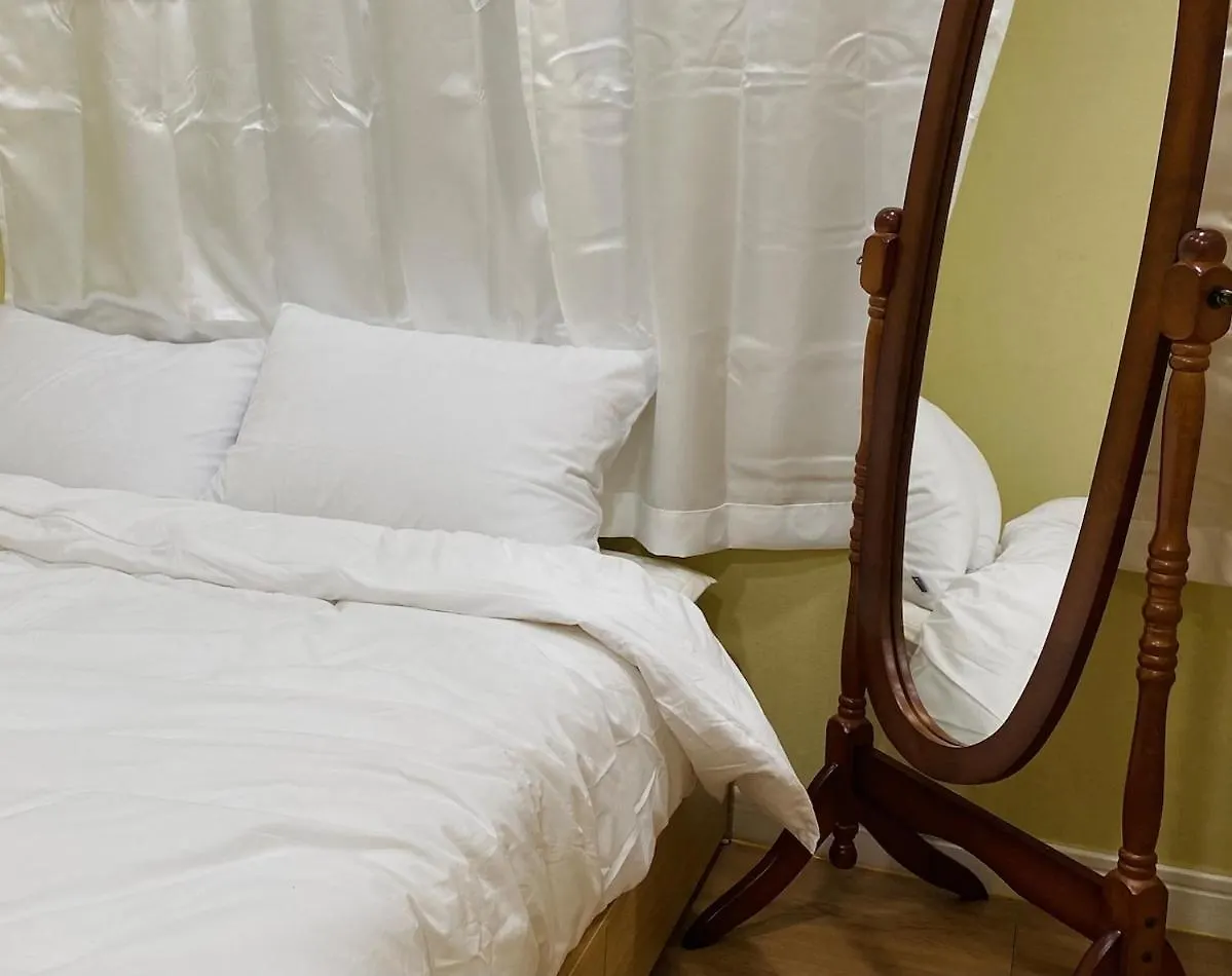 Empty Fill 8 Minutes By Subway Apartment Busan