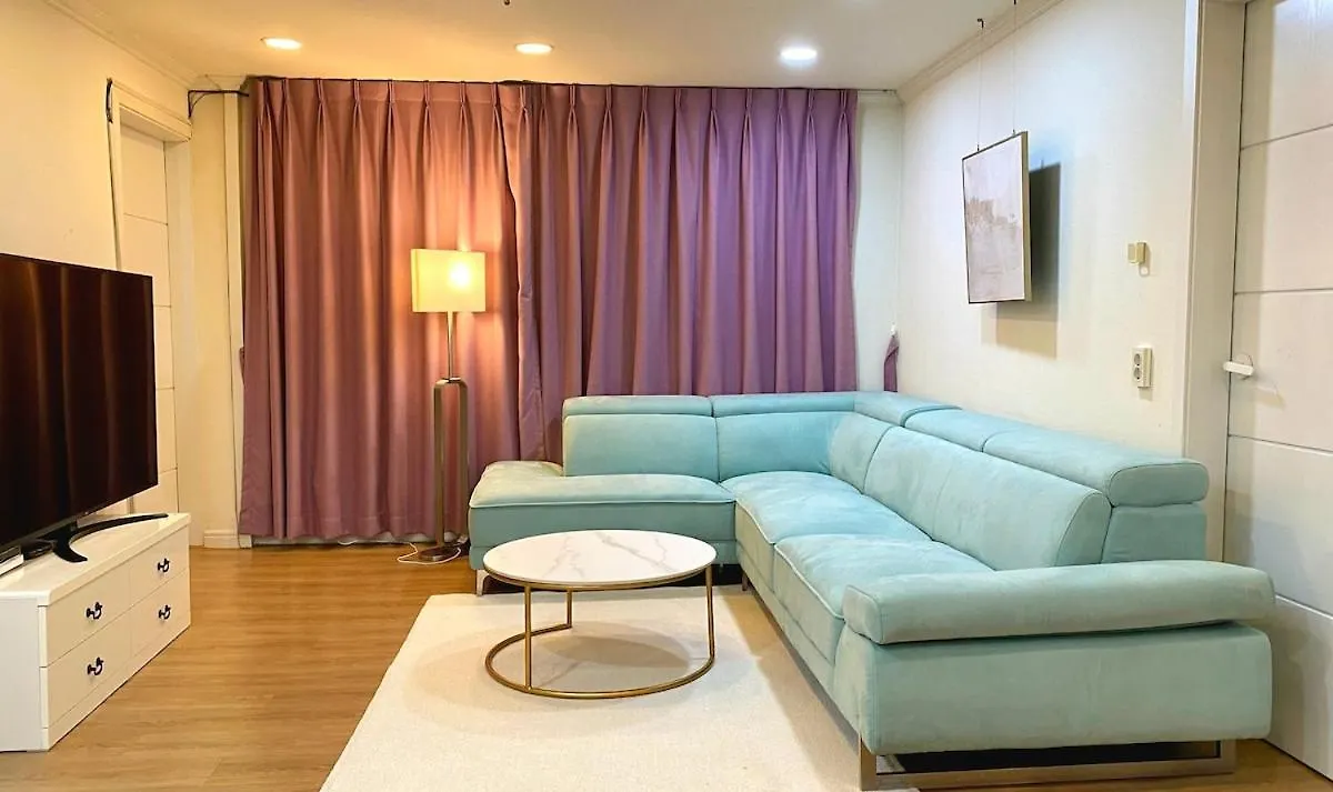 Empty Fill 8 Minutes By Subway Apartment Busan
